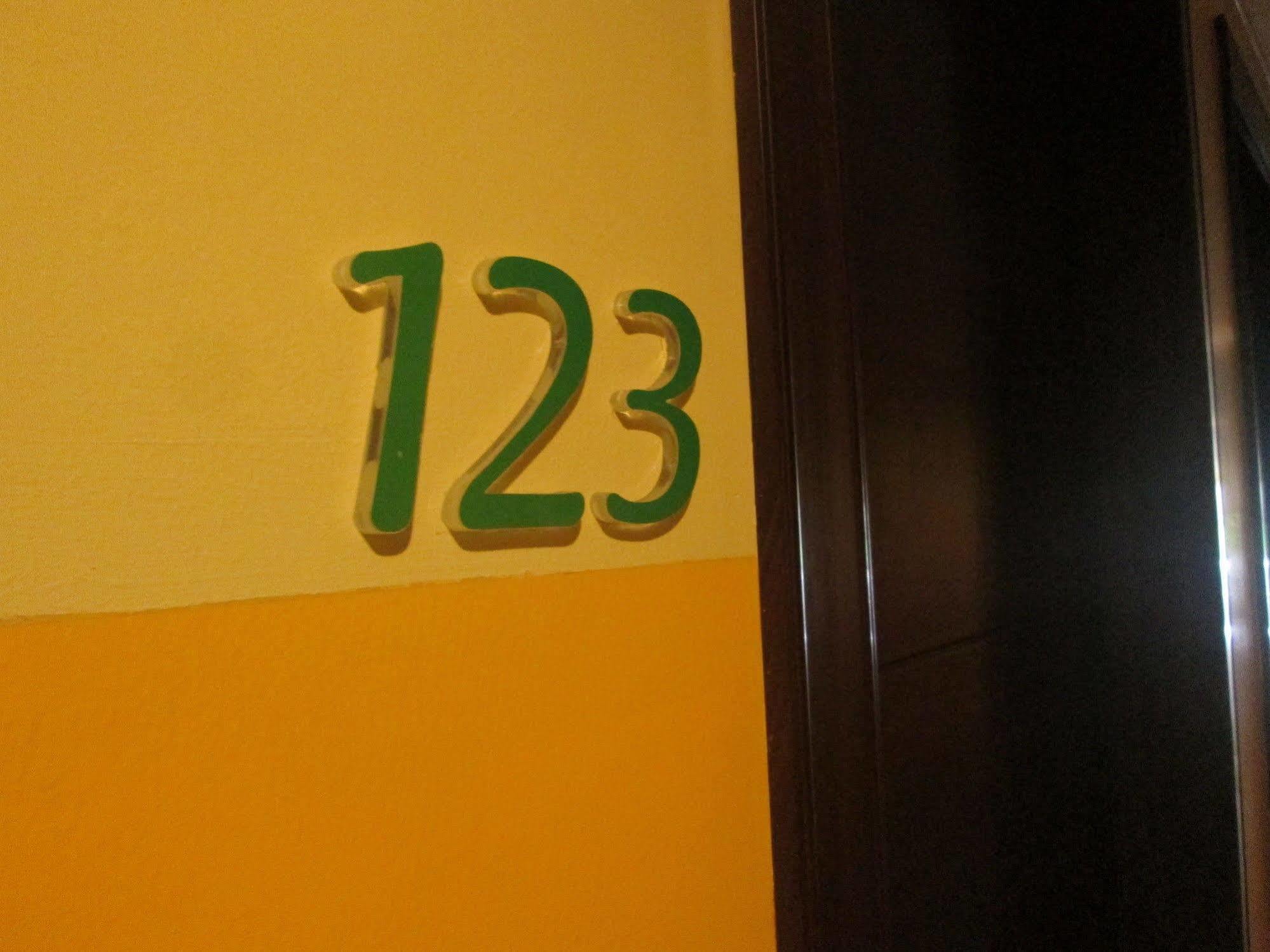 Go Hotels Puerto Princesa Kültér fotó